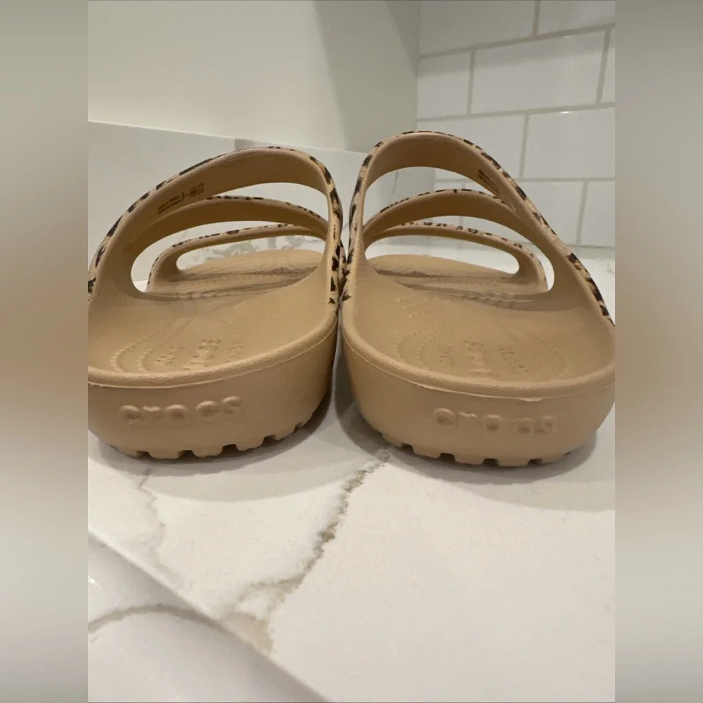 Crocs Kadee II Leopard Graphic Sandals Women's Size 8 Comfort Cushion Cute Sexy - Picture 4 of 13